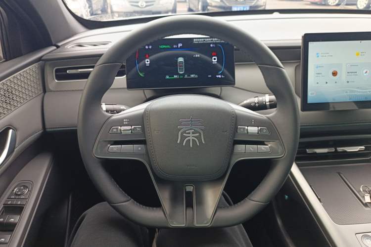 Used BYD Qin PLUS 2025 DM-i Smart Drive 55KM Leading Model Steering Wheel