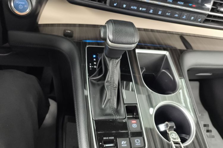 Used Toyota Granvia 2022 2.5L Hybrid Prestige Edition Gear Lever