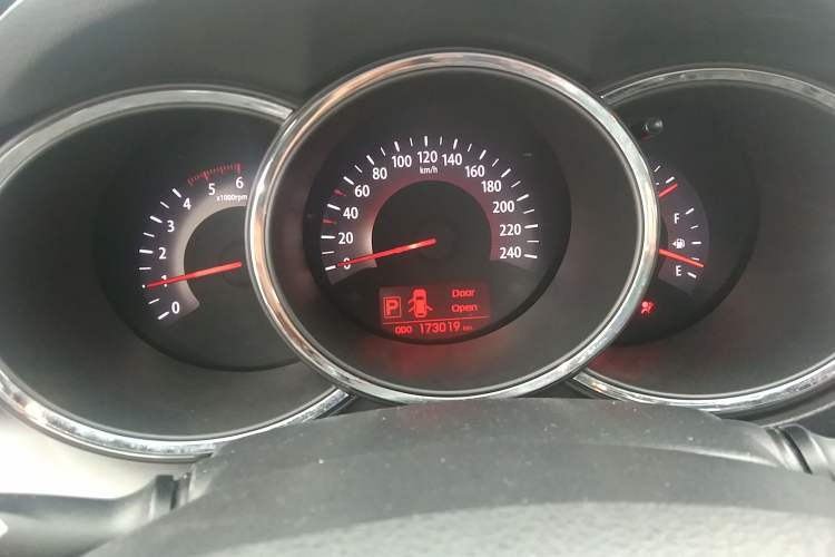 Used Kia Sorento 2010 2.2T Diesel Luxury Edition Instrument Cluster