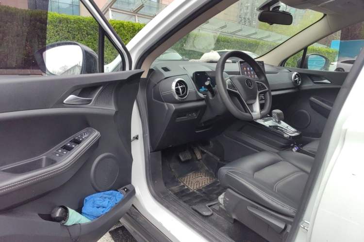 Used BYD Yuan New Energy 2019 EV535 Smart Connect Trendsetting Model Driver Seat