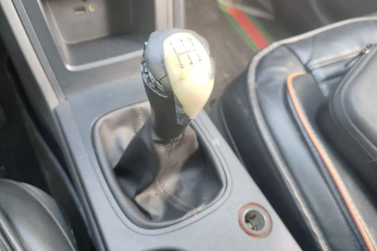 Used Roewe 350 2015 1.5L Manual Luxury Sunroof Edition