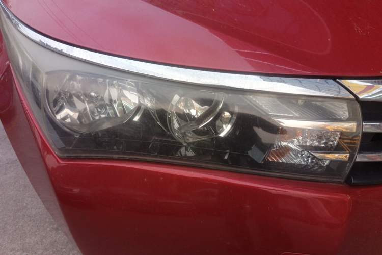 Used Toyota Corolla 2014 1.6L CVT GL-i Right Front Headlight