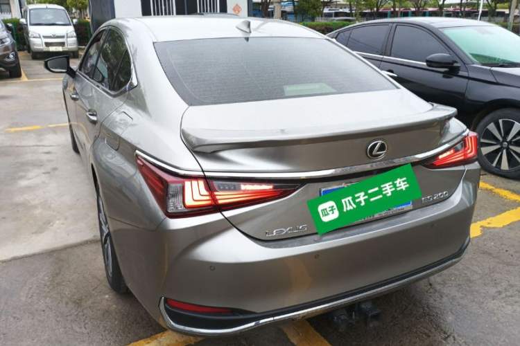 Used Lexus ES 2022 200 Excellence Edition Rear Left 45 Deg