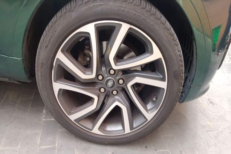 Used Land Rover Discovery 2017 3.0 SC V6 HSE Right Front Wheel Hub