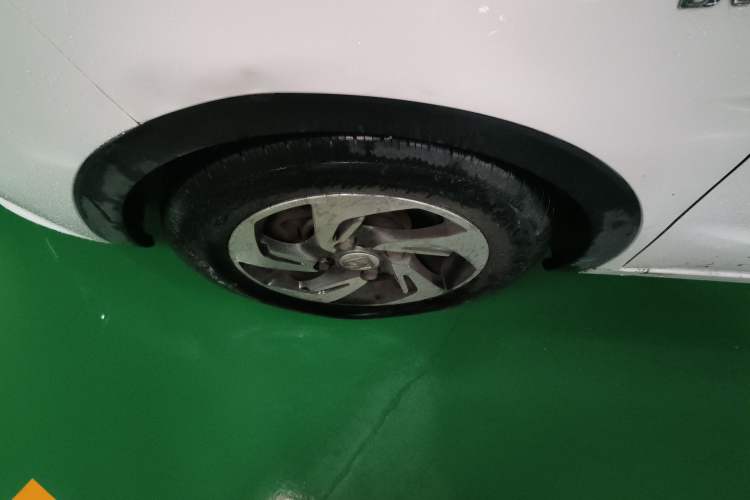 Used Baojun 310 2017 1.5L Automatic Luxury Model Exterior 4