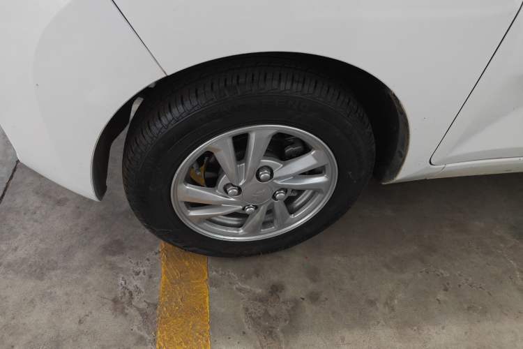 Used Wuling Hongguang MINIEV 2021 Macaron Fashion Edition Lithium-Ion Battery Left Front Wheel Hub