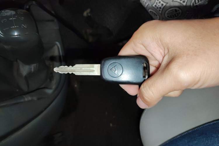 Used SAIC MAXUS Xintu V80 2012 2.5T Mid-Roof Value-Added Logistics Version A Vehicle Key