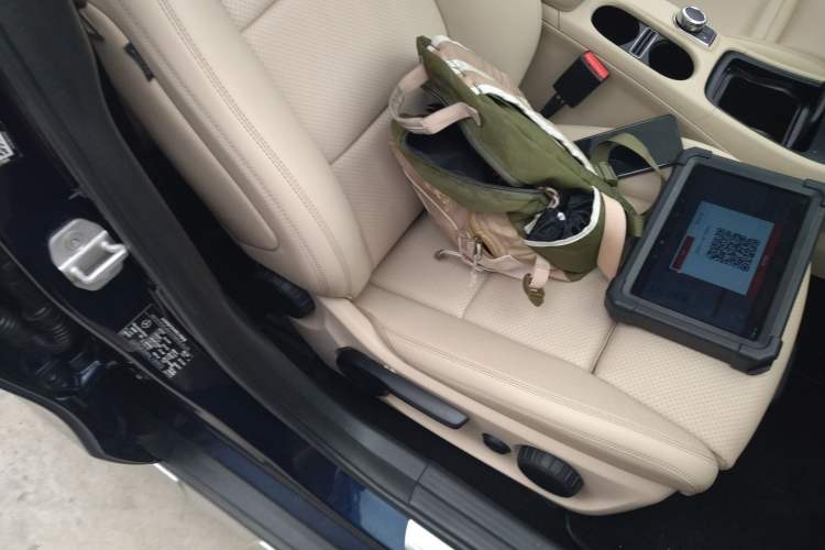 Used Mercedes-Benz GLA 2016 GLA 200 Sport Edition Right Front Seat