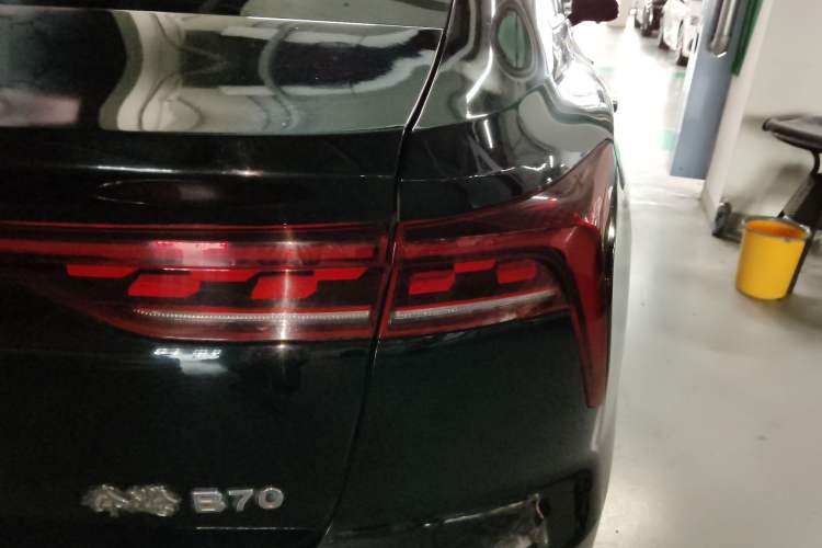 Used Bestune B70 2022 Third Generation 1.5T Automatic Enjoyment Version Right Rear Taillight