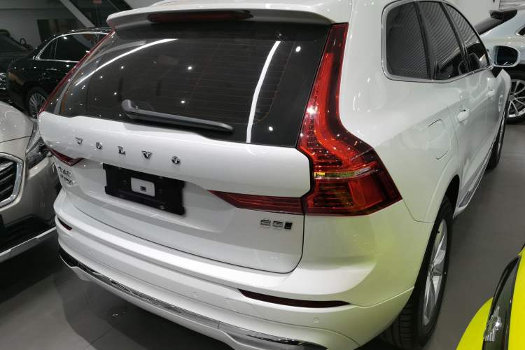 Used Volvo XC60 2022 B5 4x4 Zhiyi Luxury Edition Rear Right 45 Deg