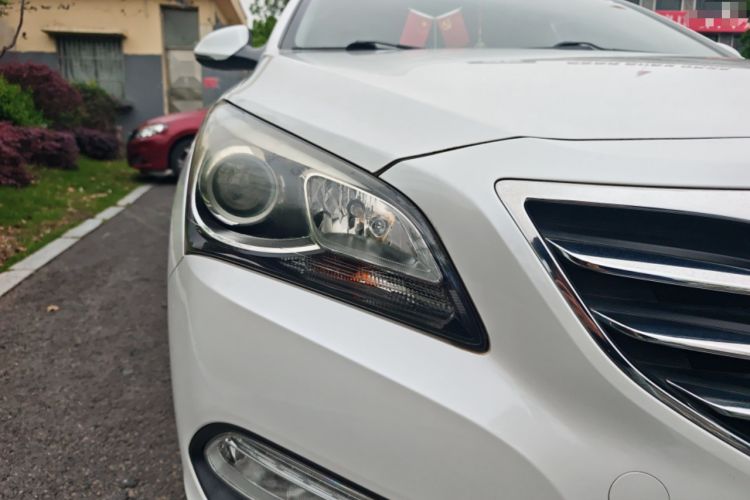 Used Hyundai Mistra 2016 1.8L Automatic Deluxe DLX Model Right Front Headlight