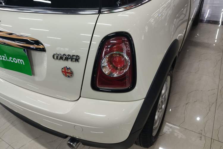 Used MINI MINI 2011 1.6L COOPER Fun
