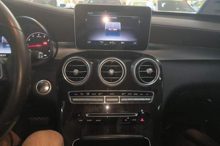 Used Mercedes-Benz GLC 2018 Facelift GLC 260 4MATIC Luxury Edition
