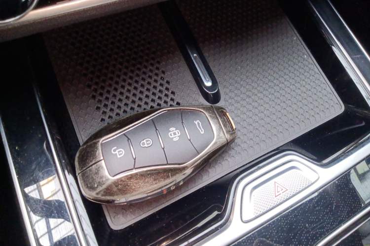 Used Hongqi HS5 2023 2.0T Four-Wheel Drive Flagship Pro Edition Vehicle Key