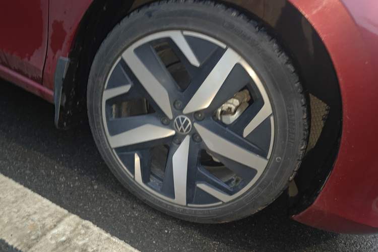 Used Volkswagen Lamando 2022 Lavida L 280TSI DSG Cool & Spicy Edition Right Front Wheel Hub