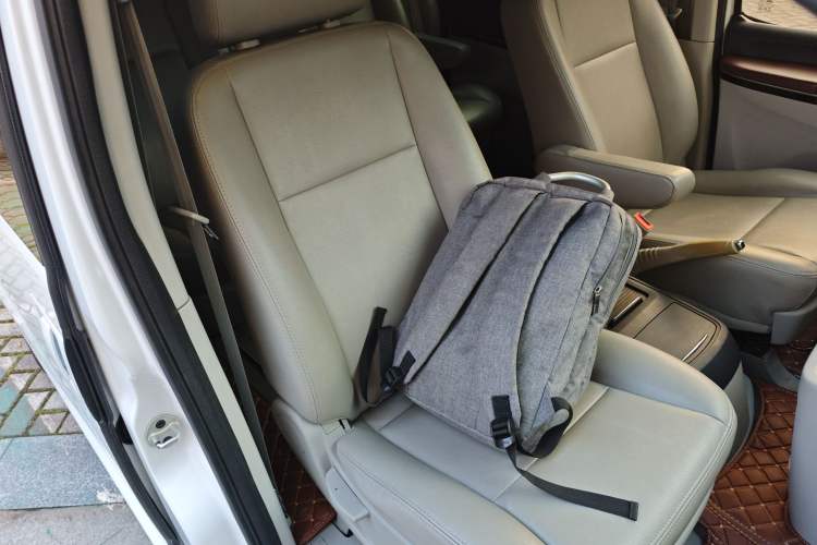 Used JAC Refine M5 2016 2.0T Gasoline Manual Business Edition
