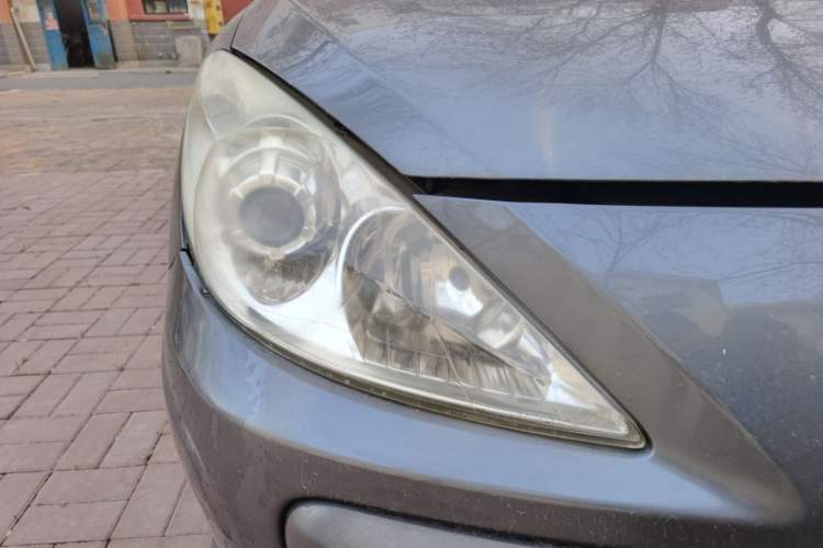 Used Peugeot 307 2010 Hatchback 1.6L Manual Comfort Edition Right Front Headlight