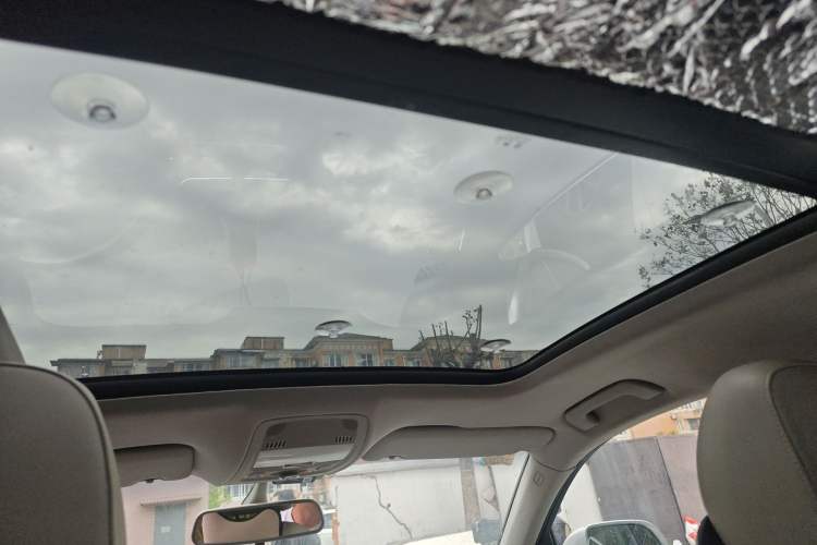 Used Audi Q5 2011 2.0TFSI Technology Model Headliner