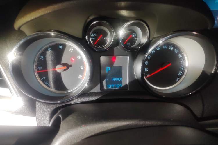 Used Buick Encore 2013 1.4T Automatic Two-Wheel Drive Elite Model Instrument Cluster