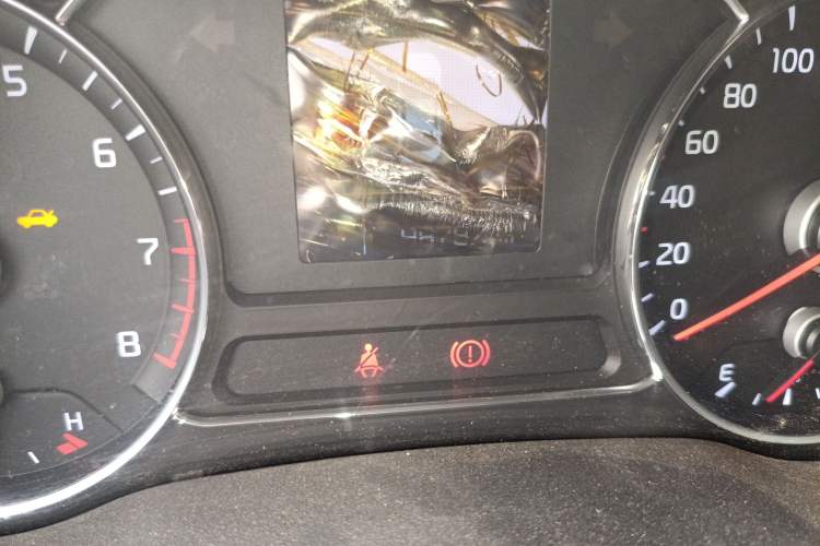 Used Kia K3 2013 1.6L Manual GLS Odometer Close Up