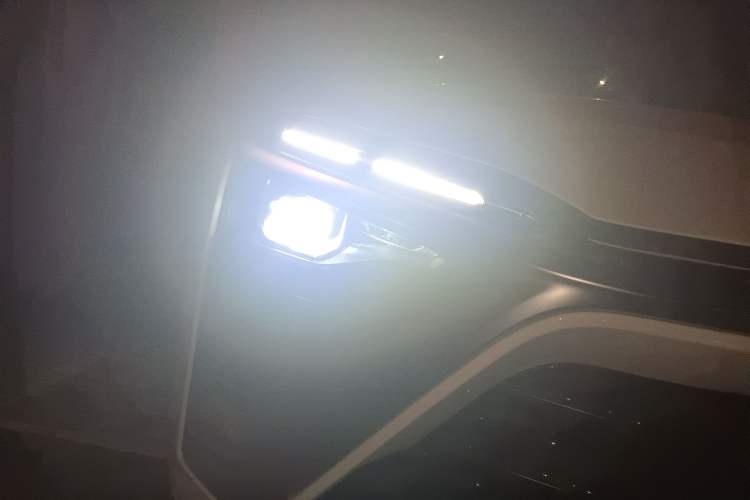 Used Nio ES8 2018 355 km Base Version 7-Seater Edition