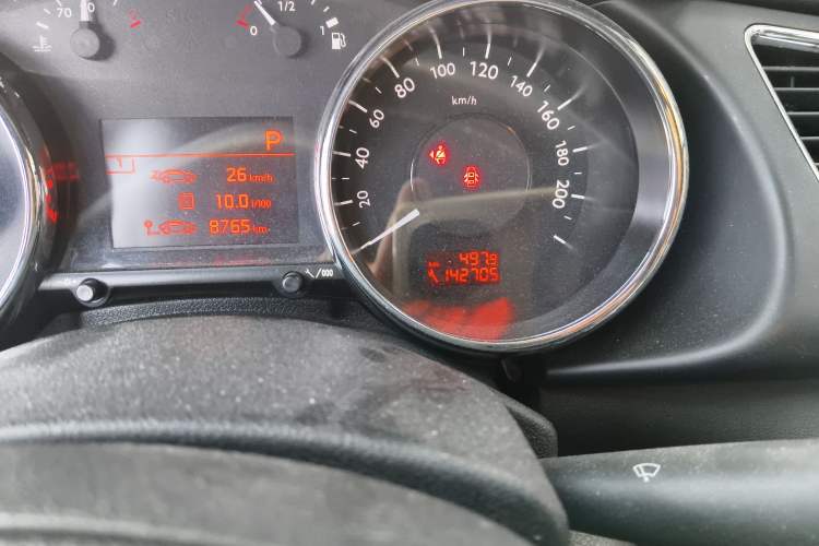 Used Peugeot 3008 2013 1.6THP Automatic Prestige Edition Odometer Close Up