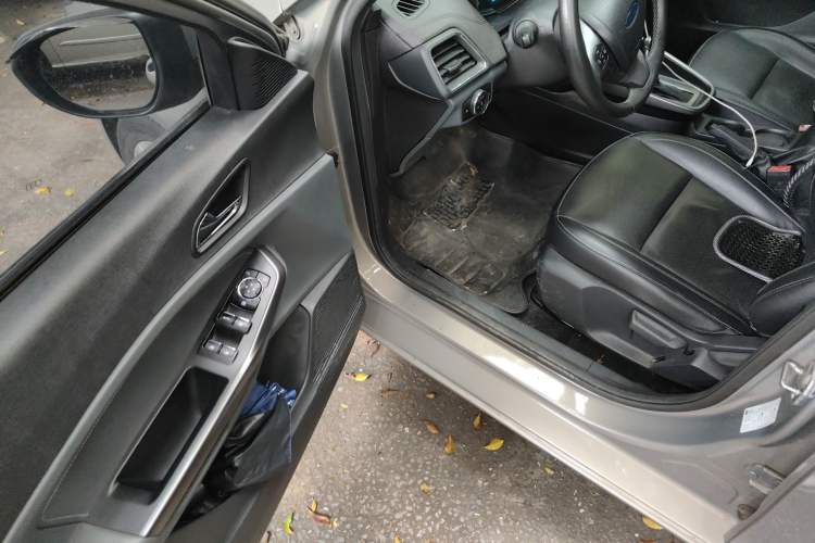 Used Ford Escort 2015 1.5L Automatic Fashion Model Driver Seat