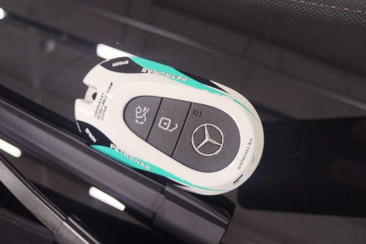 Used Mercedes-Benz GLC 2024 GLC 300 L 4MATIC Dynamic Edition 5-seater Vehicle Key