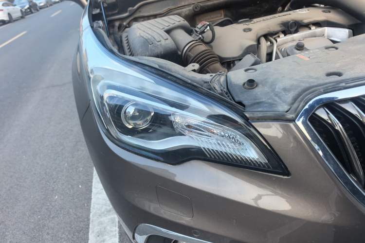 Used Buick Envision 2014 28T Four-Wheel Drive Luxury Model Right Front Headlight