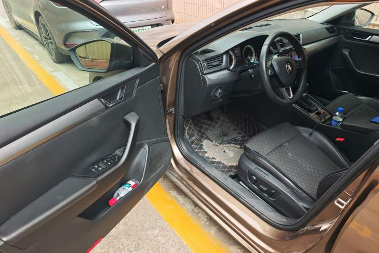 Used Skoda Superb 2018 TSI280 DSG Comfort Edition China V Standard Driver Seat