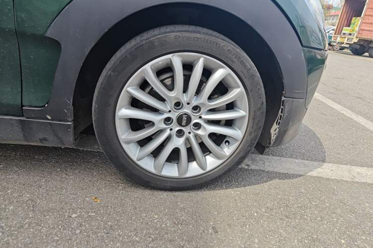 Used MINI Clubman 2016 1.5T COOPER Geek Edition Right Front Wheel Hub