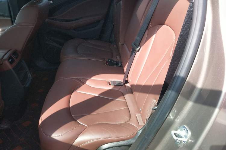 Used Buick Envision 2017 28T Four-Wheel Drive Elite Model Left Rear Seat