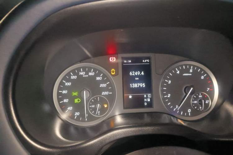 Used Mercedes-Benz Vito 2021 2.0T Elite Version 7 Seats