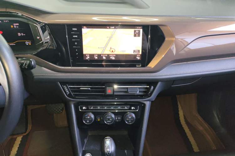 Used Volkswagen Tharu 2020 280TSI Two-Wheel-Drive Flagship Version China VI Audio And AC Panel