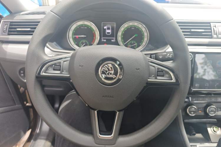Used Skoda Superb 2018 TSI330 DSG Comfort Edition China VI Standard