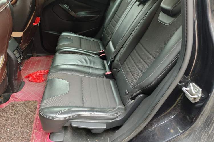 Used Ford Kuga 2013 1.6L GTDi Two-Wheel-Drive Trend Model Left Rear Seat