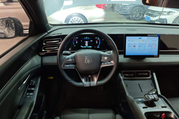 Used BYD Qin L 2024 DM-i 80KM Leading Model
