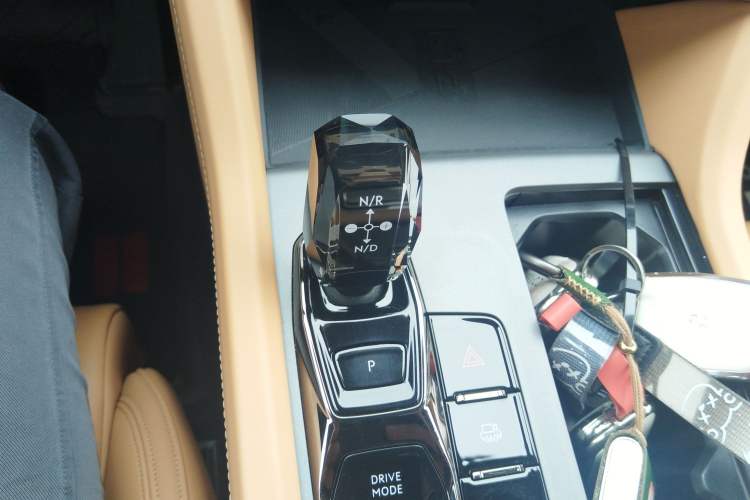 Used Lynk & Co 09 2021 2.0T Halo Six-Seater
