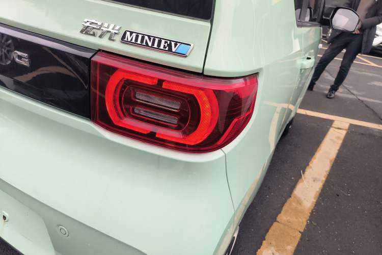 Used Wuling Hongguang MINIEV 2021 Macaron Fashion Model Lithium Iron Phosphate