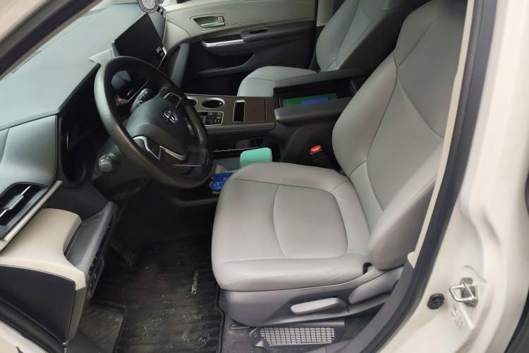 Used Toyota Granvia 2024 2.5L Hybrid Comfort Edition