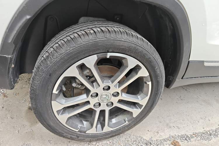 Used BAIC Senova X35 2016 1.5L Manual Luxury Edition Right Rear Wheel Hub