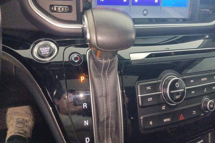 Used GAC Trumpchi M8 2020 Flagship Model 390T Deluxe Edition Gear Lever