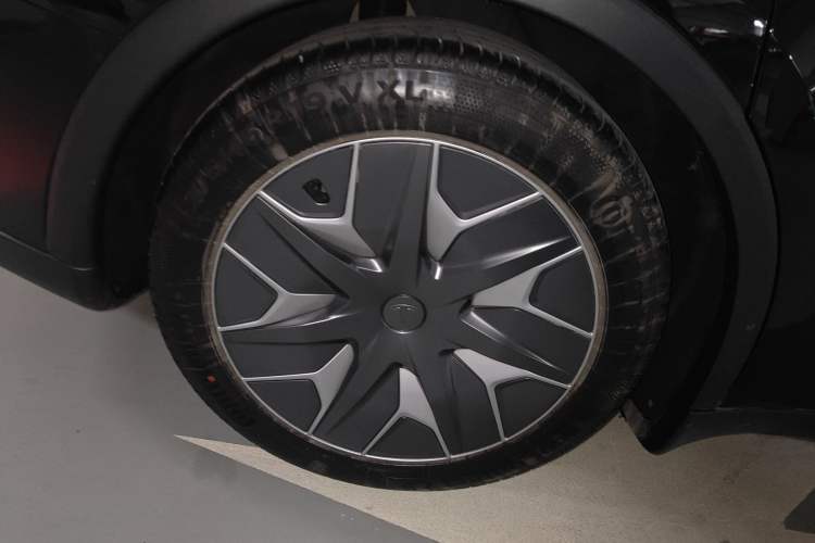 Used Tesla Model Y L 2025 Model Long-Range All-Wheel-Drive Version