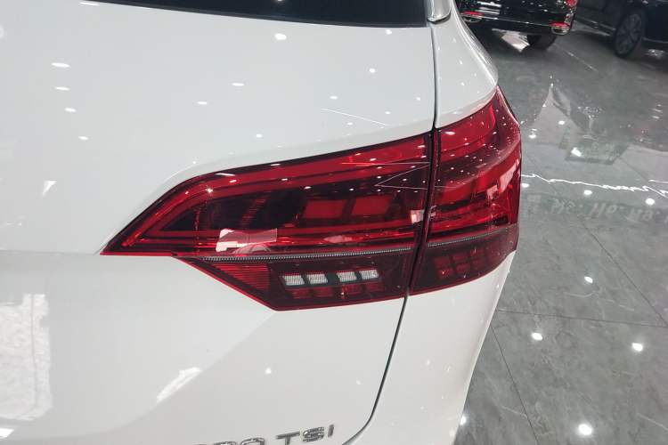 Used Volkswagen Tayron 2021 330TSI Two-Wheel Drive Luxury Smart Connectivity Version