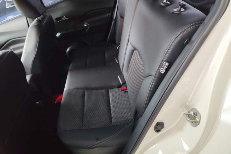 Used Nissan Kicks 2019 1.5L CVT Smart Connect Luxury Edition