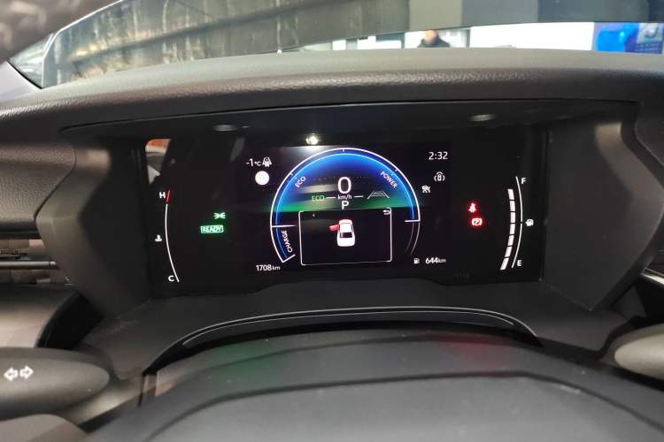 Used Toyota Camry 2026 Model Dual-Engine 2.0HSE Sport Lite Edition
