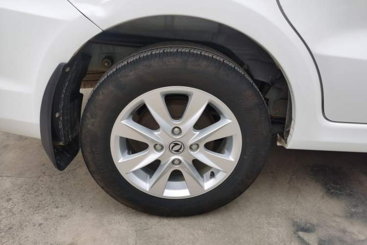 Used Dongfeng Fengon 330 2019 1.5L 330S Manual Comfort Version China VI Standard
