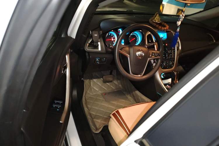 Used Buick GT 2013 XT 1.6L Automatic Fashion Edition