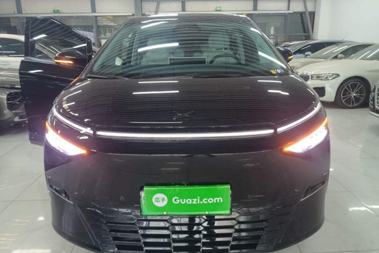 Used XPeng X9 2024 610 Long-Range Pro
