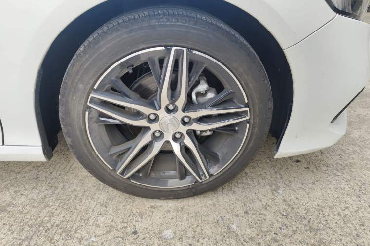 Used Honda Accord 2022 260TURBO Phantom Night · Prestige Edition Right Front Wheel Hub